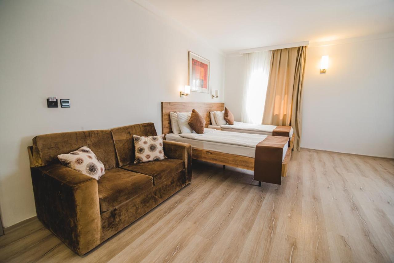 Uptown Bueyuek Anadolu Girne Hotel Luaran gambar