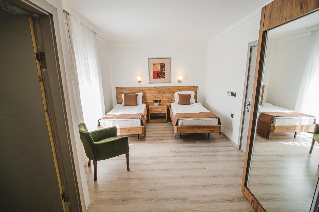 Uptown Bueyuek Anadolu Girne Hotel Luaran gambar