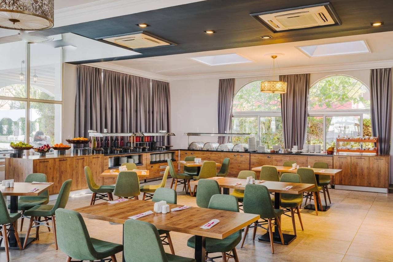 Uptown Bueyuek Anadolu Girne Hotel Luaran gambar