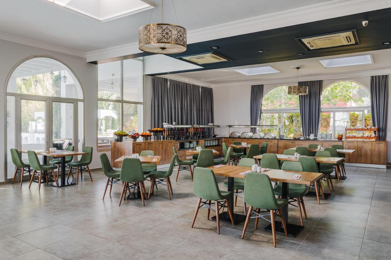 Uptown Bueyuek Anadolu Girne Hotel Luaran gambar