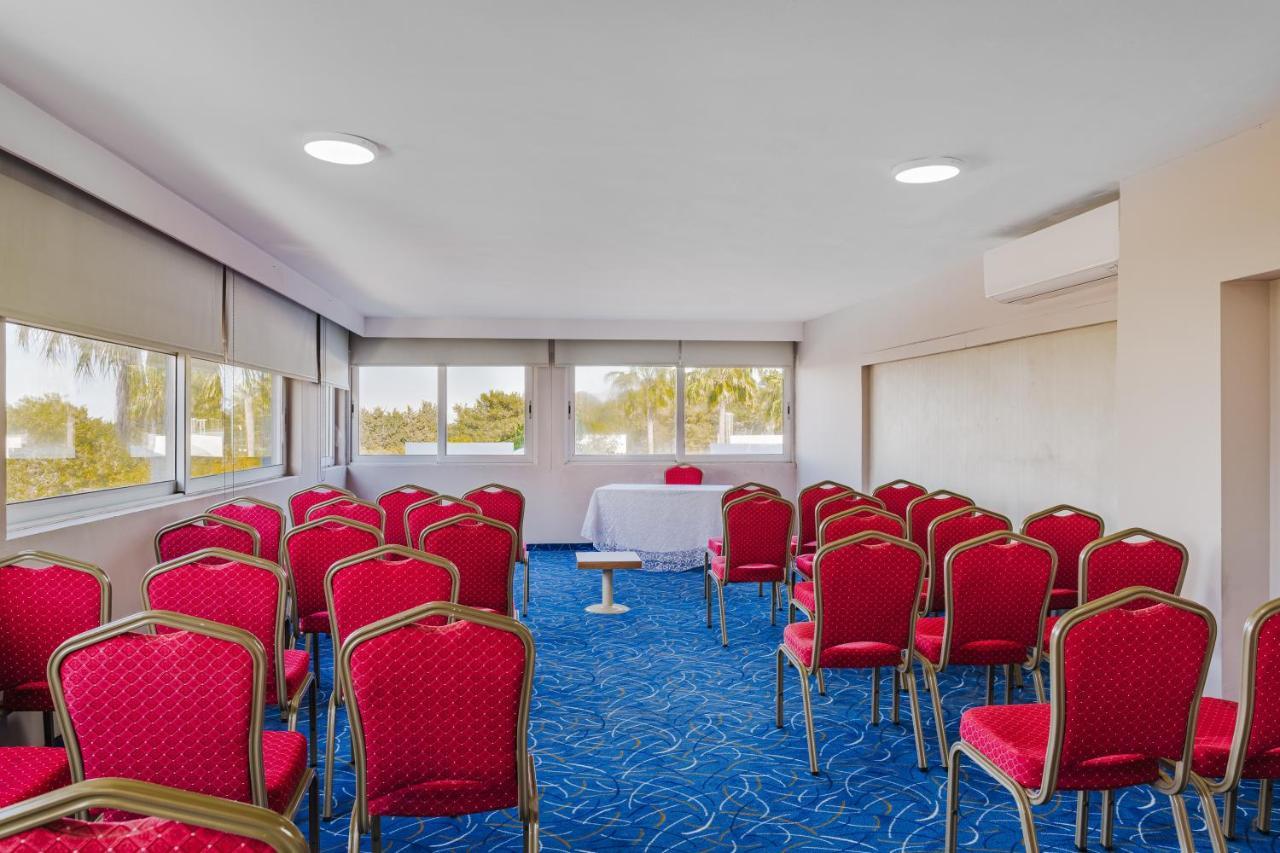 Uptown Bueyuek Anadolu Girne Hotel Luaran gambar