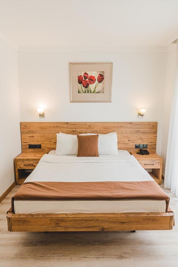 Uptown Bueyuek Anadolu Girne Hotel Luaran gambar