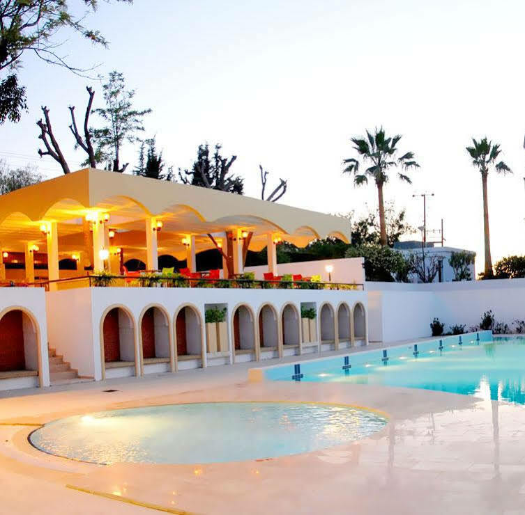 Uptown Bueyuek Anadolu Girne Hotel Luaran gambar