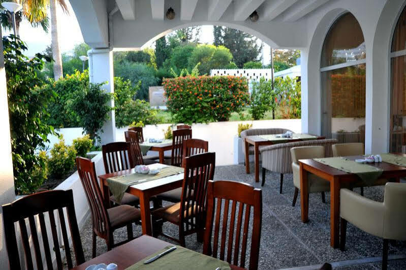 Uptown Bueyuek Anadolu Girne Hotel Luaran gambar