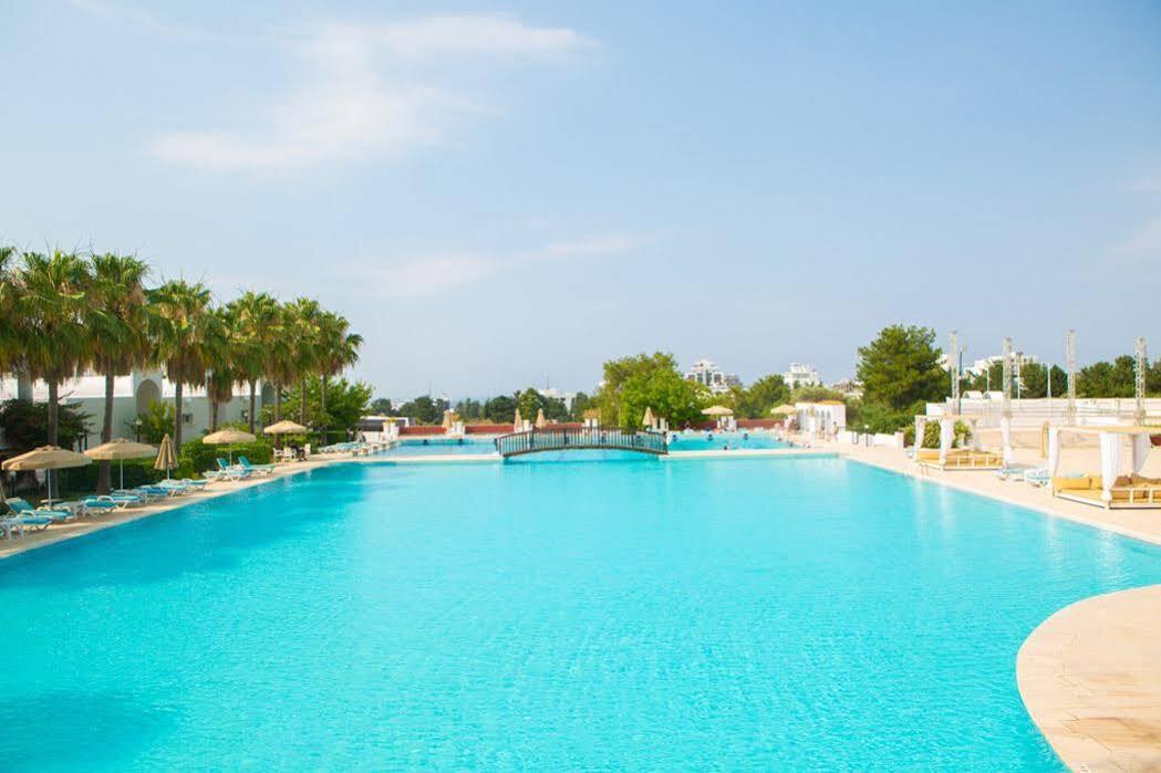 Uptown Bueyuek Anadolu Girne Hotel Luaran gambar